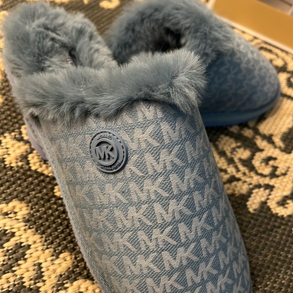 New in Box Michael Kors Janis Slipper - Picture 7 of 13